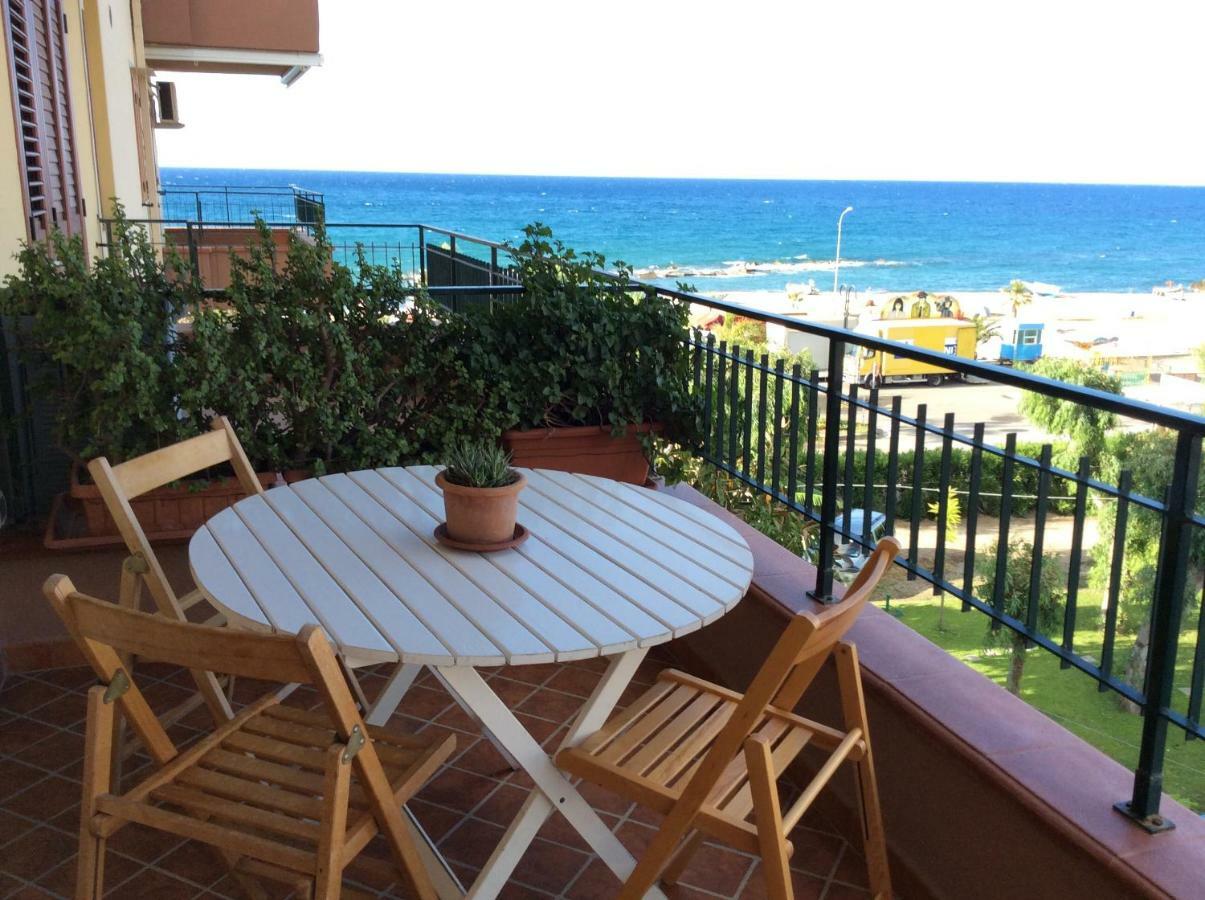 Golfo Di Tindari Apartments Falcone Exteriér fotografie