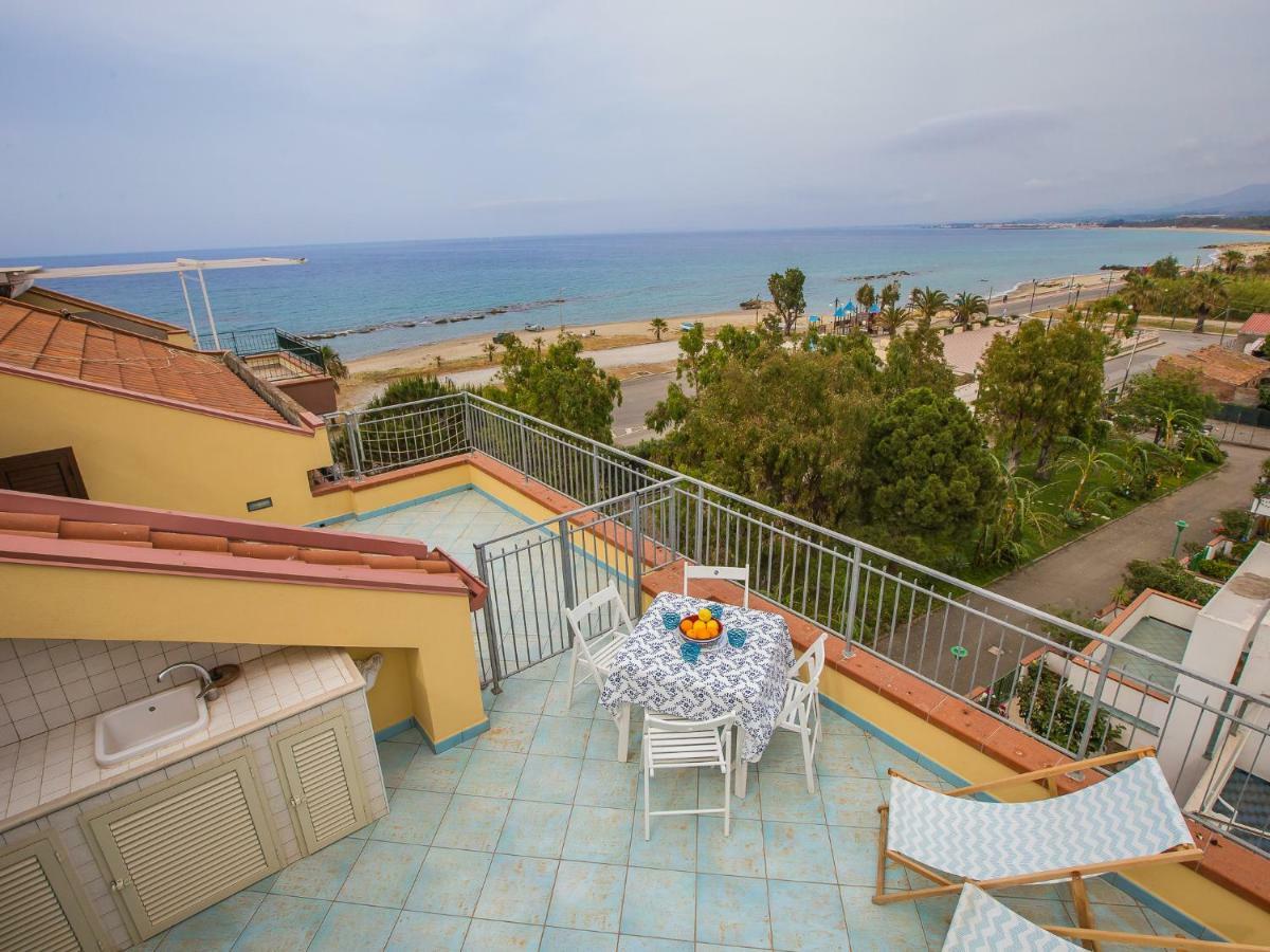 Golfo Di Tindari Apartments Falcone Exteriér fotografie
